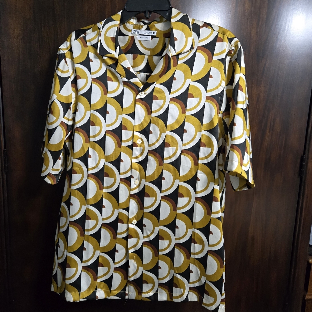 Zara Black and Gold Geometric Satin Soft Button Down Top, regular fit, Small